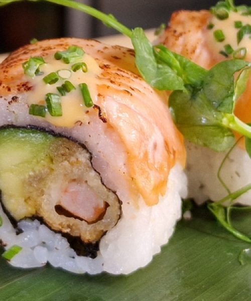 sushi rolls in tiger street sushi albufeira